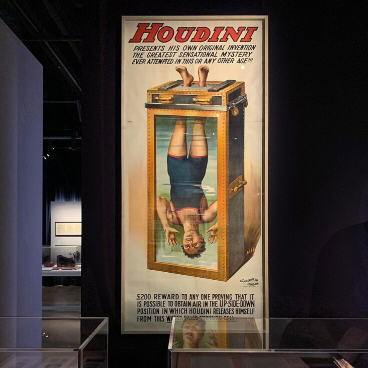 «Καπνός και Καθρέφτες: Η Ψυχολογία της Μαγείας» στο μουσείο Wellcome του Λονδίνου