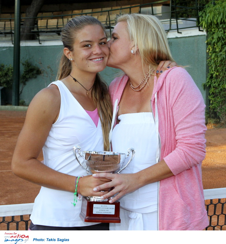 Η Μαρία Σάκκαρη με την μητέρα της©EUROKINISSI/ACTION IMAGES