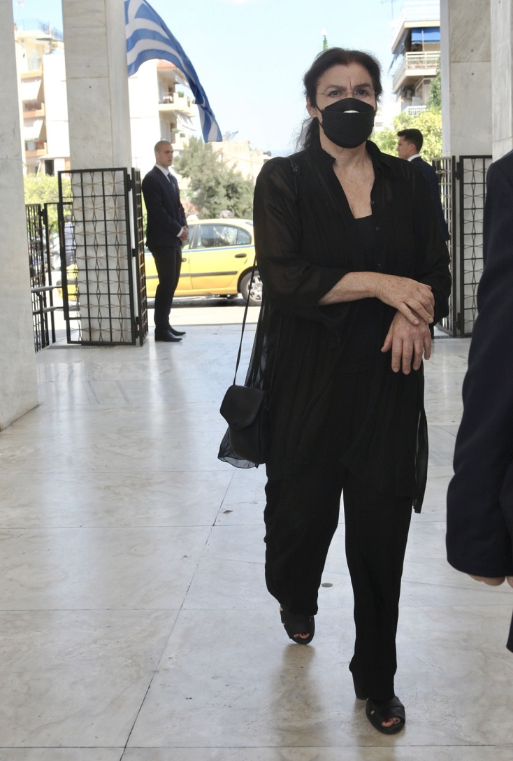 Μαρίνα Λαμπράκη - Πλάκα - Κηδεία: Η Λυδία Κονιόρδου