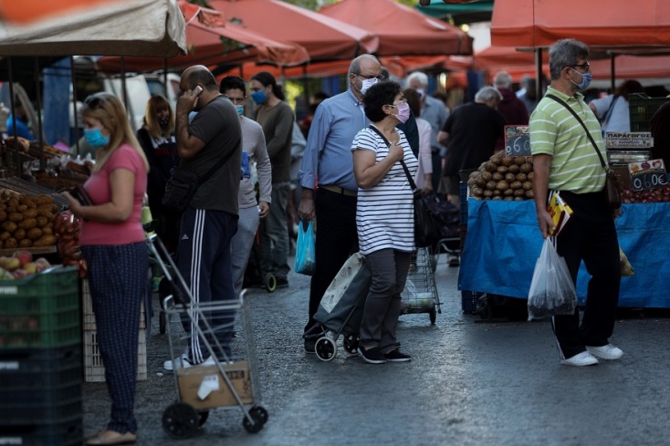 Μάσκες στη λαϊκή