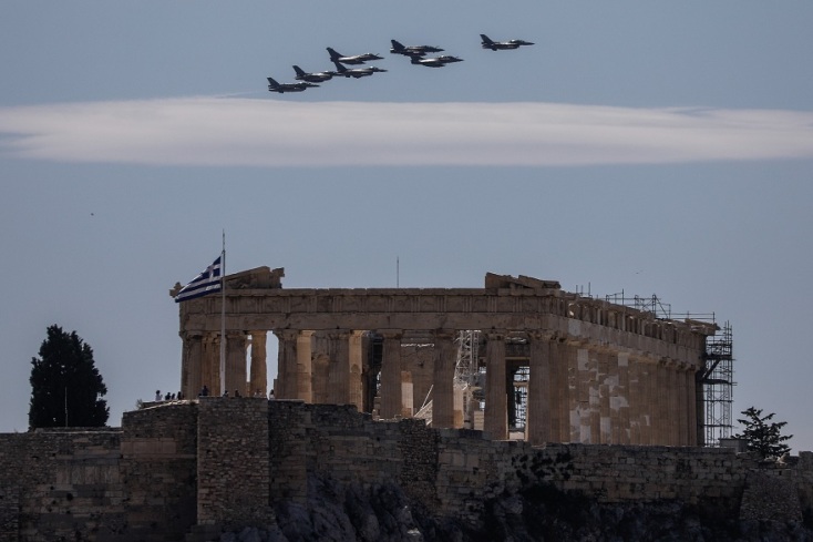 Μαχητικά αεροσκάφη στον ουρανό της Αθήνας - Πέταξαν πάνω από την Ακρόπολη