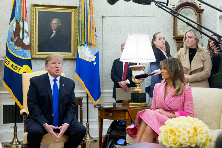 Το παλτό της Μελάνια Τραμπ που μοιάζει με... ρόμπα