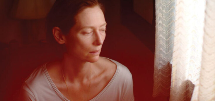 Η Τίλντα Σουίντον στην ταινία «Memoria»