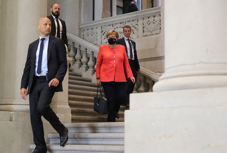 Η πρώτη δημόσια εμφάνιση της Άνγκελα Μέρκελ με μάσκα για τον κορωνοϊό