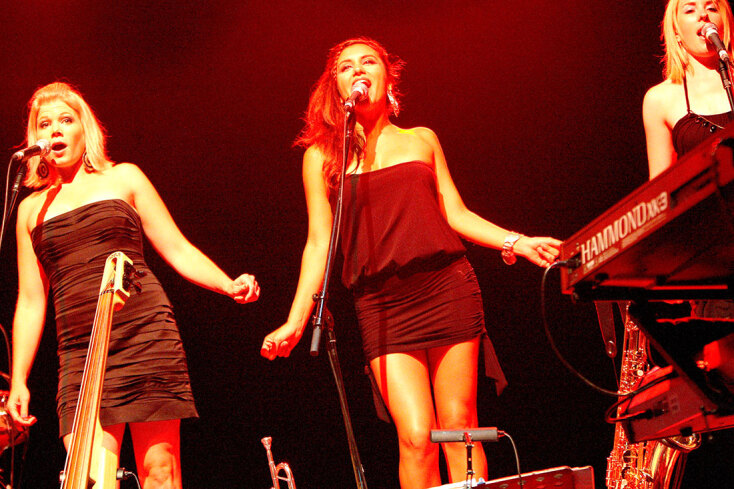 Στιγμιότυπο από τη συναυλία του Michael Bolton στο Θέατρο Πέτρας