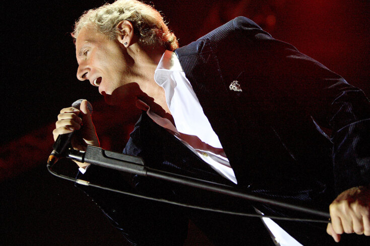 Στιγμιότυπο από τη συναυλία του Michael Bolton στο Θέατρο Πέτρας