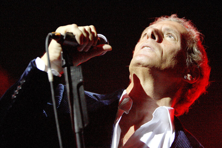 Στιγμιότυπο από τη συναυλία του Michael Bolton στο Θέατρο Πέτρας