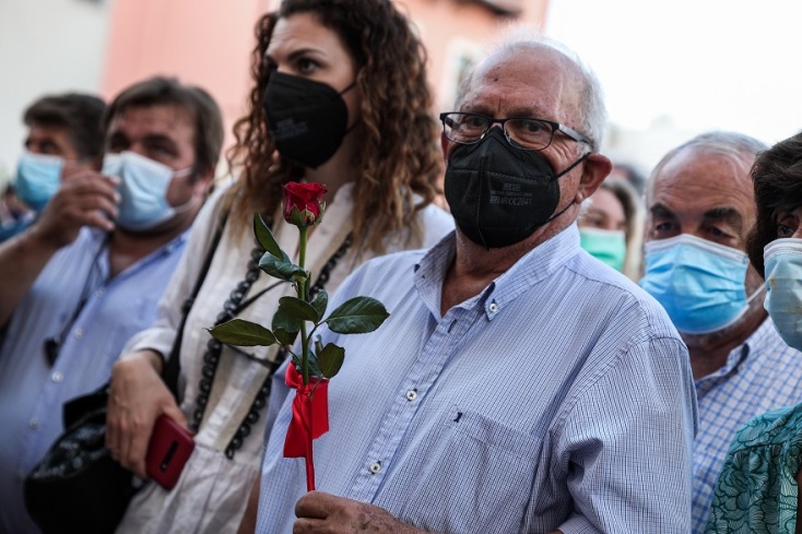 Μίκης Θεοδωράκης: Στιγμιότυπο από το λαϊκό προσκύνημα στη Μητρόπολη Χανίων