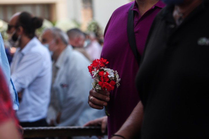 Μίκης Θεοδωράκης: Στιγμιότυπο από το λαϊκό προσκύνημα στη Μητρόπολη Χανίων 
