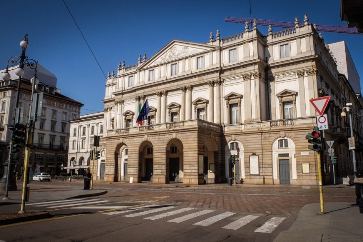 Άδειοι οι δρόμοι στο Μιλάνο εξαιτίας του κορωνοϊού