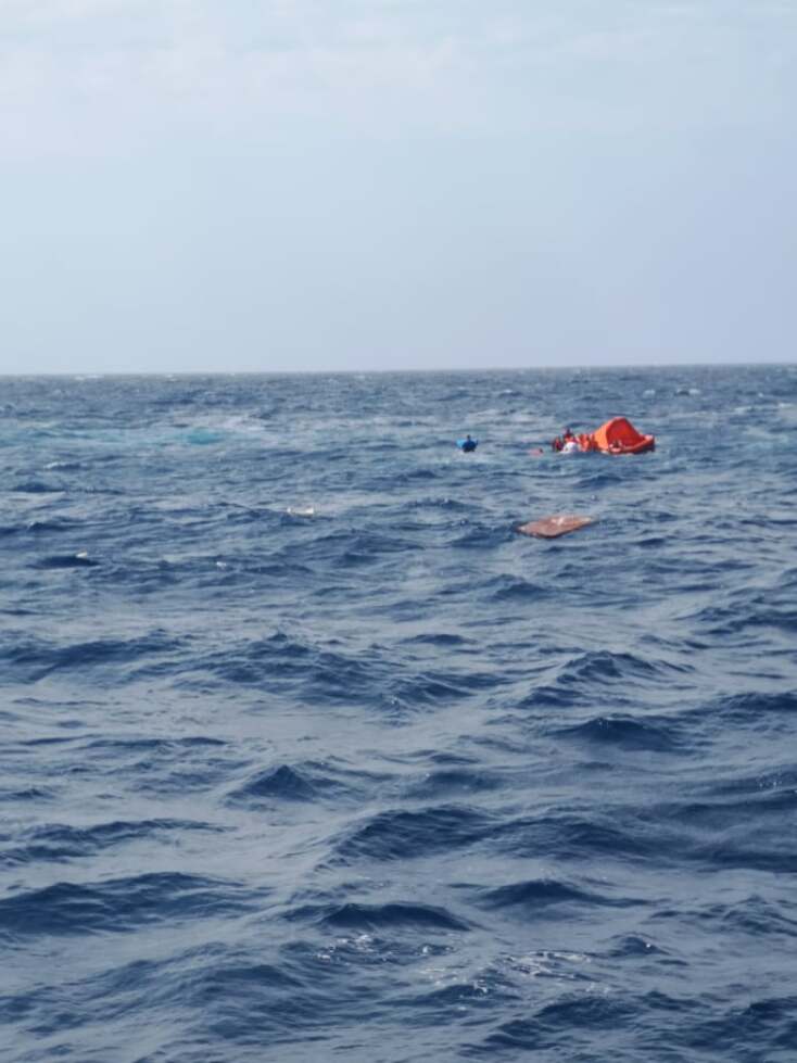 Βυθίστηκε θαλαμηγός στη Μήλο: Η επιχείρηση διάσωσης των 18 επιβαινόντων