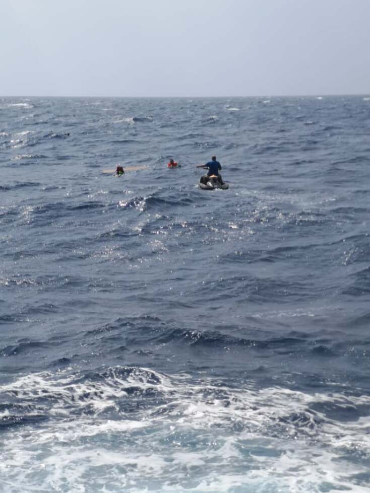 Βυθίστηκε θαλαμηγός στη Μήλο: Η επιχείρηση διάσωσης των 18 επιβαινόντων