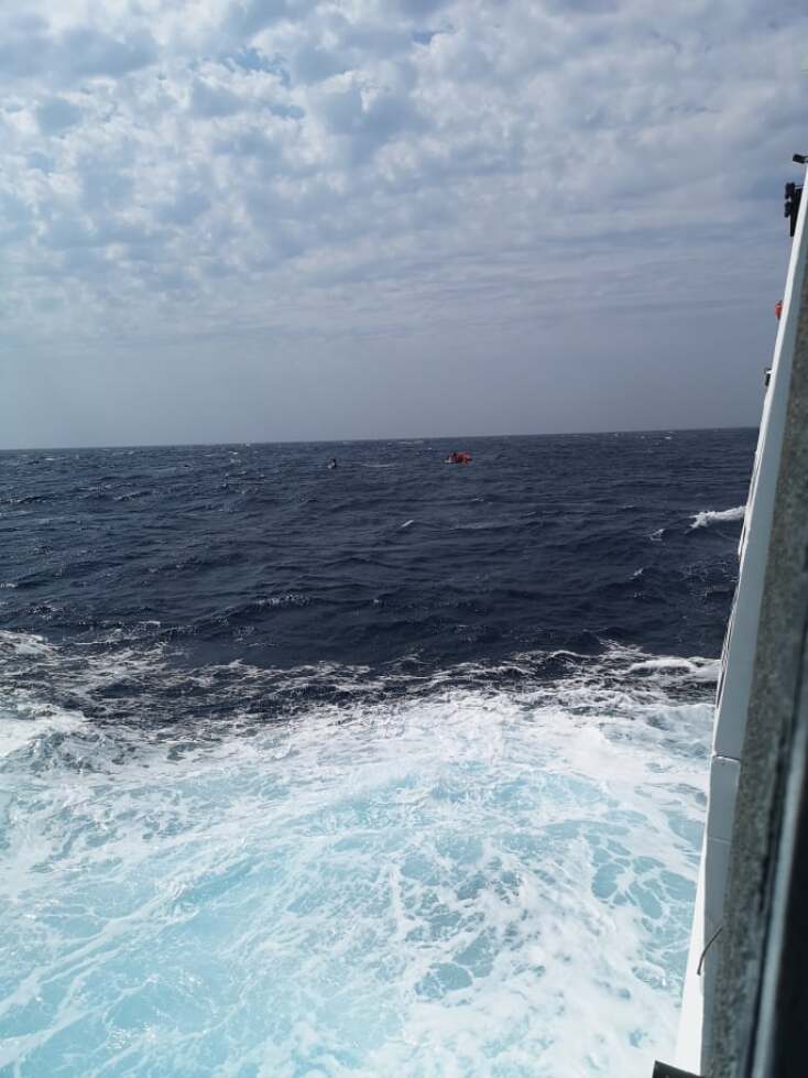 Βυθίστηκε θαλαμηγός στη Μήλο: Η επιχείρηση διάσωσης των 18 επιβαινόντων