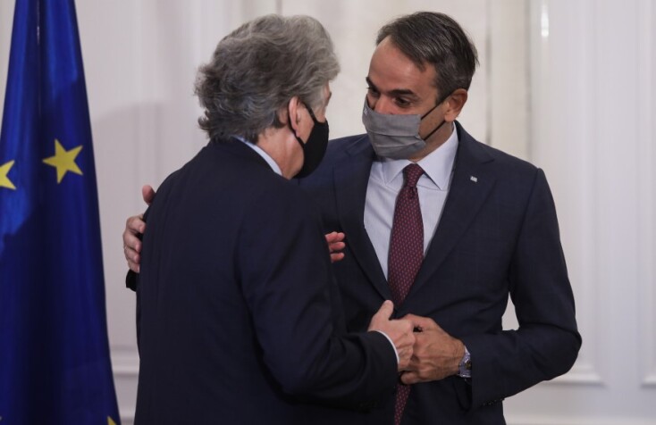 Ο Πρωθυπουργός Κυριάκος Μητσοτάκης με τον Επίτροπο Εσωτερικής Αγοράς, Βιομηχανικής και Ψηφιακής Πολιτικής της Ευρωπαϊκής Ένωσης Thierry Breton την Παρασκευή 16 Ιουνίου 2021 © EUROKINISSI