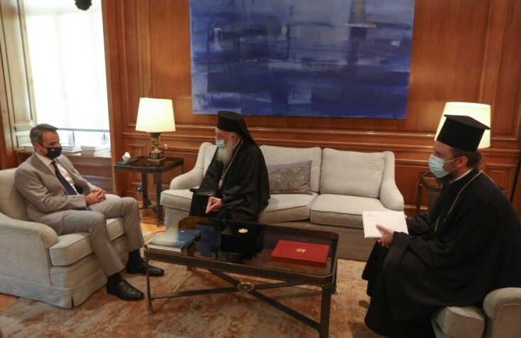 Συνάντηση του Αρχιεπισκόπου Ιερώνυμου με τον Κυριάκο Μητσοτάκη © Eurokinissi/ΧΡΗΣΤΟΣ ΜΠΟΝΗΣ 