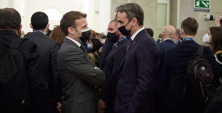 Ο ΠΡΩΘΥΠΟΥΡΓΟΣ ΚΥΡΙΑΚΟΣ ΜΗΤΣΟΤΑΚΗΣ ΜΕ ΤΟΝ ΓΑΛΛΟ ΠΡΟΕΔΡΟ ΕΜΑΝΟΥΕΛ ΜΑΚΡΟΝ, ΣΤΗΝ ΚΟΙΝΩΝΙΚΗ ΣΥΝΟΔΟ ΚΟΡΥΦΗΣ ΣΤΟ ΠΟΡΤΟ