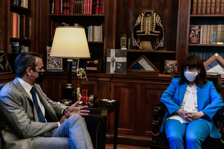 Συνάντηση της Προέδρου της Δημοκρατίας Κατερίνας Σακελλαροπούλου με τον Πρωθυπουργό Κυριάκο Μητσοτάκη © ΕUROKINISSI / ΤΑΤΙΑΝΑ ΜΠΟΛΑΡΗ