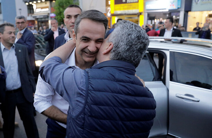 Θερμή υποδοχή του Κυριάκου Μητσοτάκη από πολίτες στη Θεσσαλονίκη