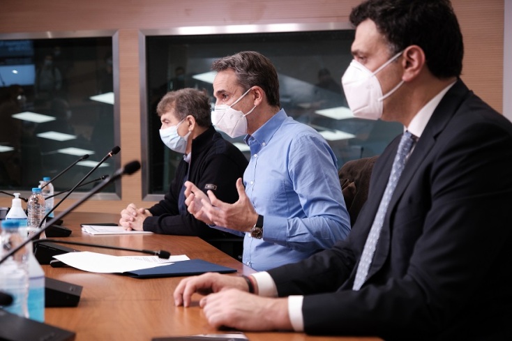 Ο Κυριάκος Μητσοτάκης στη σύσκεψη για το πρόγραμμα εμβολιασμού 