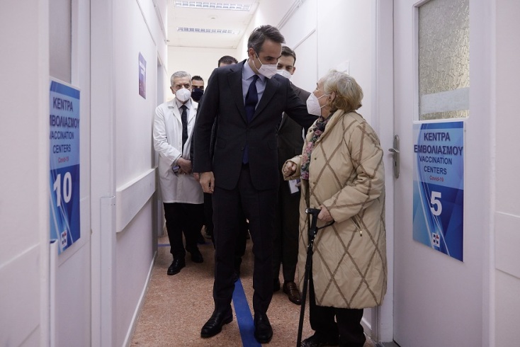 Επίσκεψη του Πρωθυπουργού Κυριάκου Μητσοτάκη στο Εμβολιαστικό Κέντρο Πατησίων