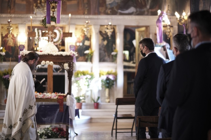 Κυριάκος Μητσοτάκης: Στο παρεκκλήσιο του Ιπποκράτειου Νοσοκομείου για την ακολουθία του Επιταφίου 