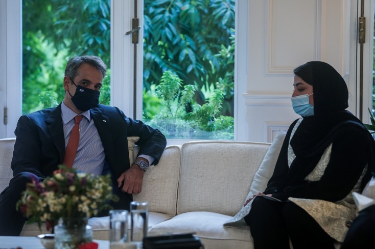 ΣΥΝΑΝΤΗΣΗ ΤΟΥ ΠΡΩΘΥΠΟΥΡΓΟΥ ΚΥΡΙΑΚΟΥ ΜΗΤΣΟΤΑΚΗ ΜΕ ΓΥΝΑΙΚΕΣ ΒΟΥΛΕΥΤΕΣ, ΔΙΚΑΣΤΕΣ ΚΑΙ ΔΙΚΗΓΟΡΟΥΣ ΑΠΟ ΤΟ ΑΦΓΑΝΙΣΤΑΝ (ΒΑΣΙΛΗΣ ΡΕΜΠΑΠΗΣ / EUROKINISSI)