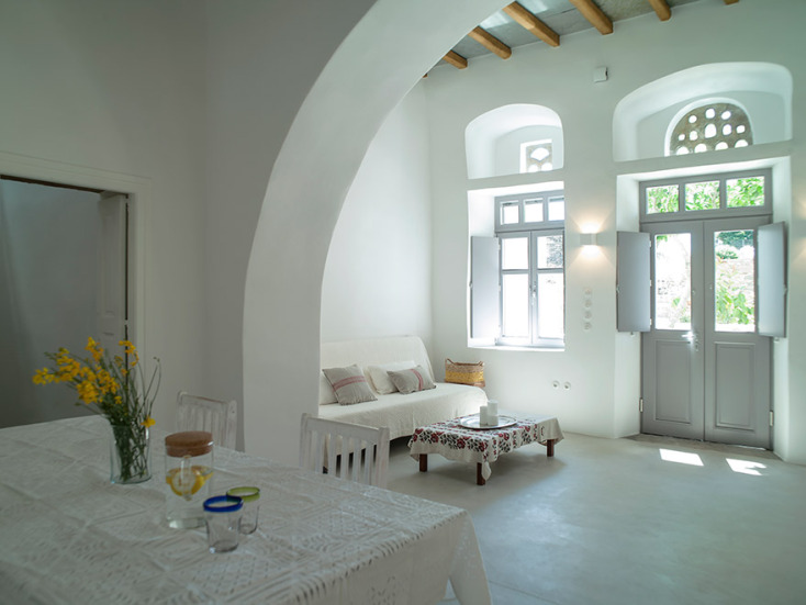 Tutti Βlu Tinos Living Space