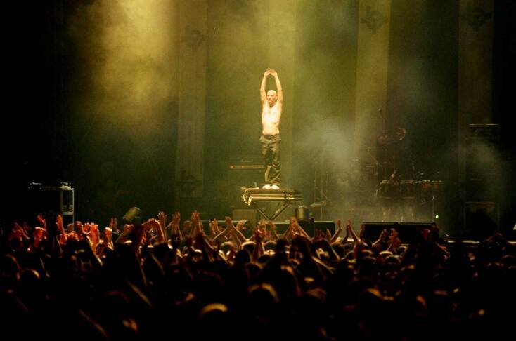 Στιγμιότυπο από τη συναυλία του Moby στην Αθήνα το 2000