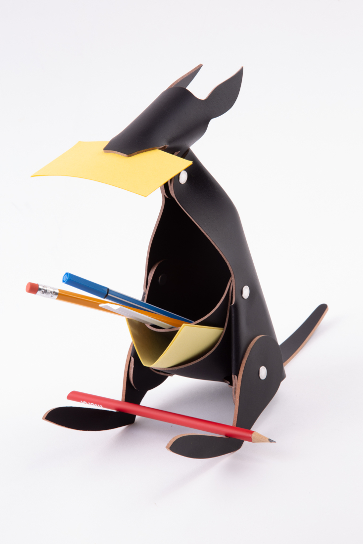 Δερμάτινη μολυβοθήκη για δώρο Χριστουγέννων