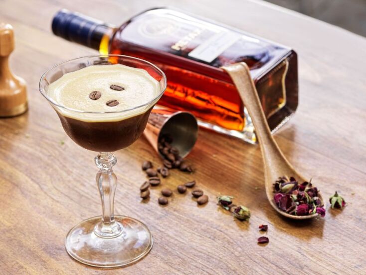 Δύο από τους καλύτερους έλληνες bartenders μοιράζονται τις αγαπημένες τους καλοκαιρινές συνταγές για cocktails