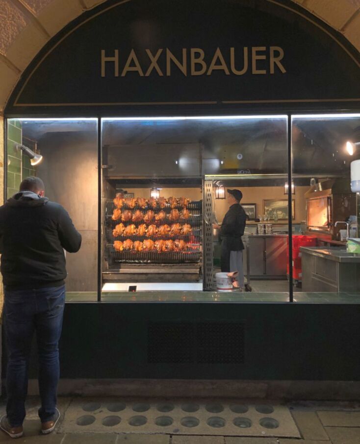 Ο Βασίλης Καλλίδης περιγράφει τα αγαπημένα του πιάτα από όλο τον κόσμο