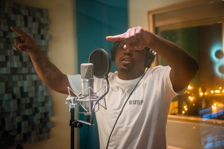 Ο ράπερ Moose στο στούντιο