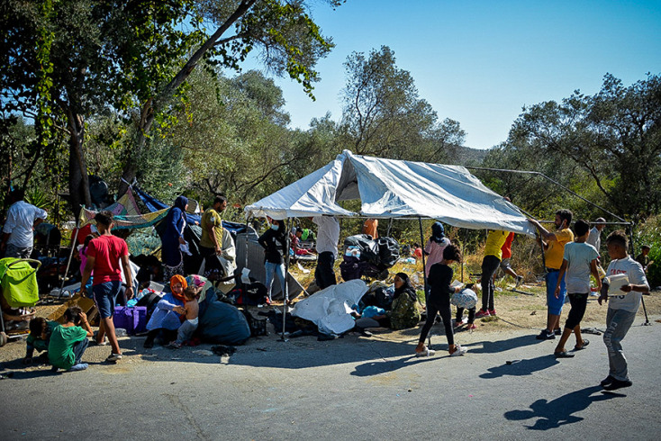 ΛΕΣΒΟΣ-ΠΥΡΚΑΓΙΑ ΣΤΟ ΚΥΤ ΤΗΣ ΜΟΡΙΑΣ-ΚΑΤΑΣΤΡΑΦΗΚΕ ΤΟ ΚΕΝΤΡΟ ΥΠΟΔΟΧΗΣ 