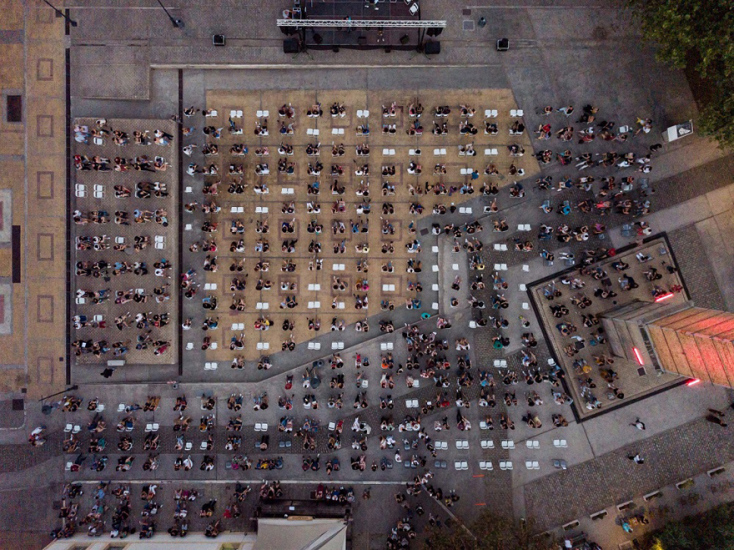 Η Τεχνόπολη Δήμου Αθηναίων, θα ανάψει και πάλι τα φώτα της εμβληματικής σκηνής της την Τετάρτη 15 Ιουλίου, κηρύσσοντας την έναρξη του συναυλιακού καλοκαιριού.