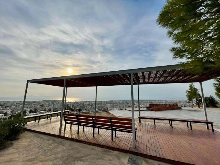 «Μπαλκόνι με θέα» στην Αιξωνή