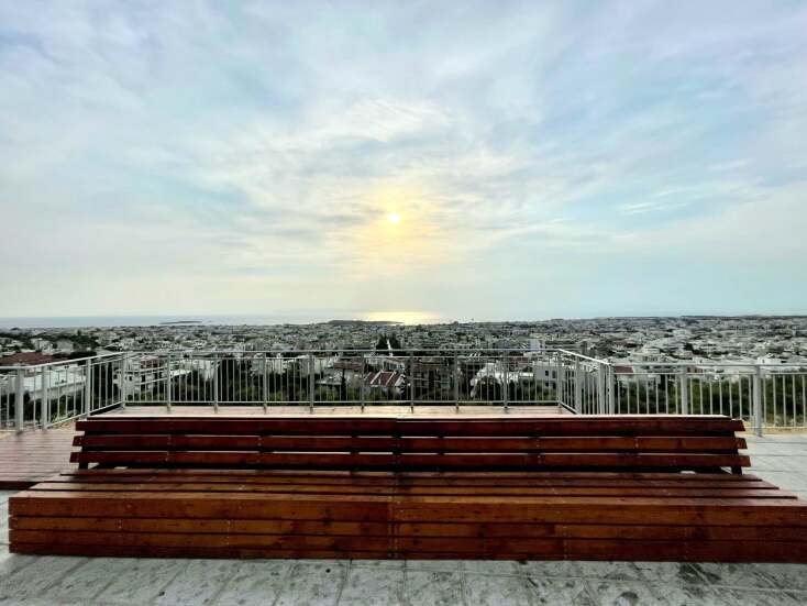 «Μπαλκόνι με θέα» στην Αιξωνή