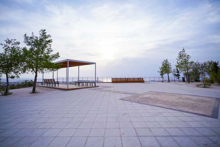 «Μπαλκόνι με θέα» στην Αιξωνή