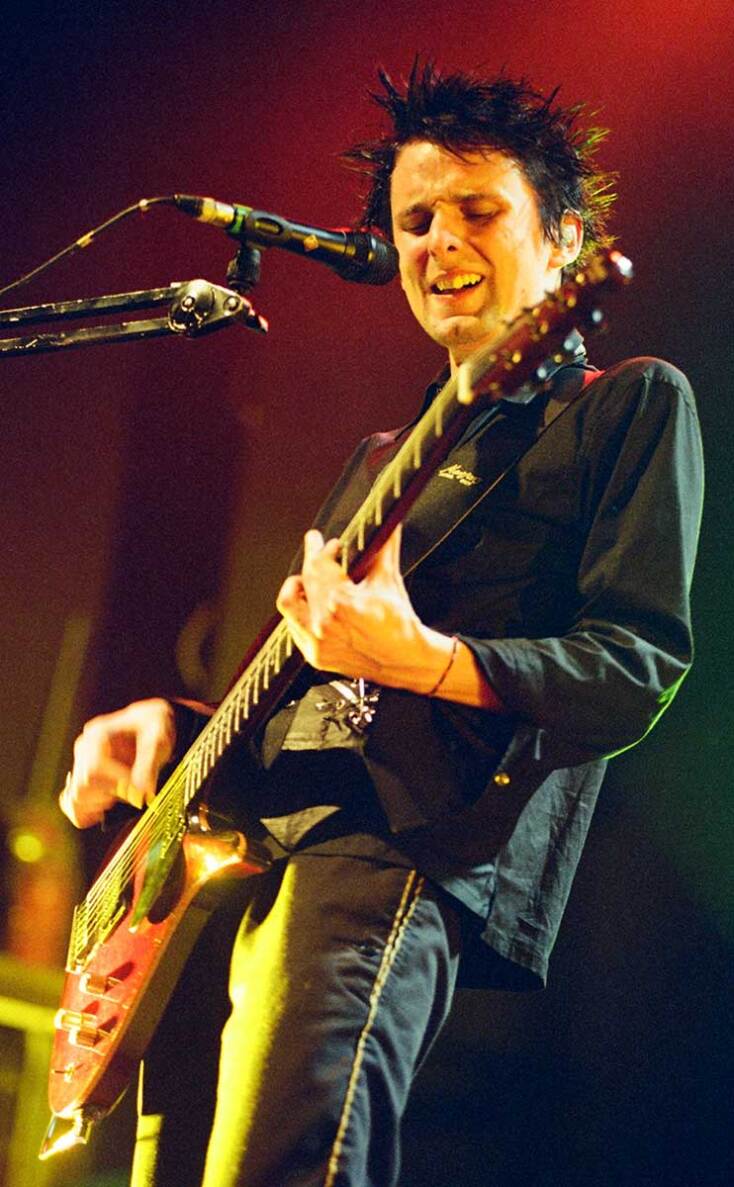 Στιγμιότυπο από συναυλία την συναυλία των Muse στην Αθήνα το 2002