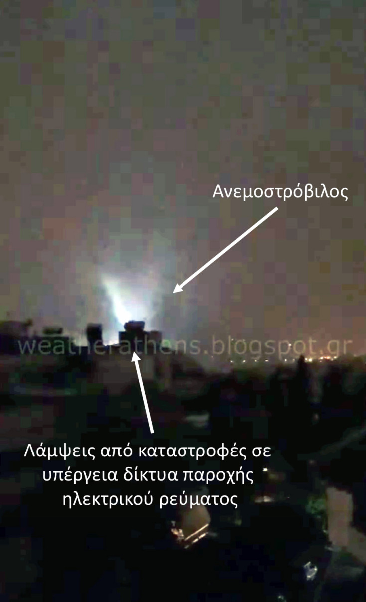 Ο ανεμοστρόβιλος τη στιγμή που χτυπά με μανία το Νέο Ηράκλειο