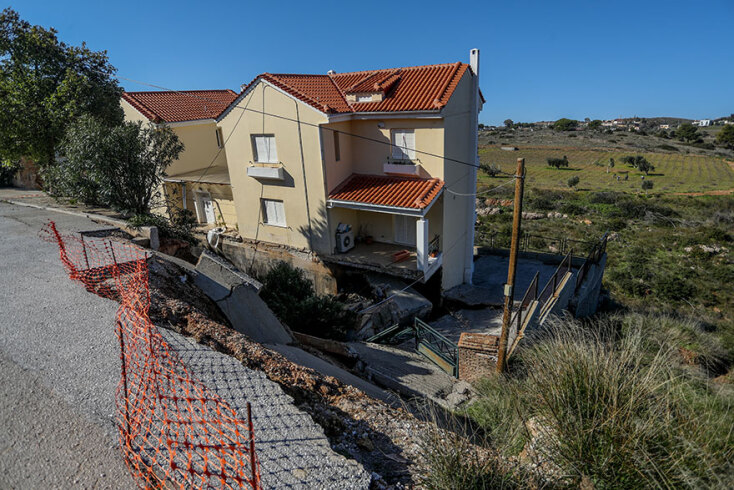 Οι καθιζήσεις στον Νέο Βουτζά απειλούν τέσσερα σπίτια, όπως δήλωσε ο δήμαρχος Ραφήνας