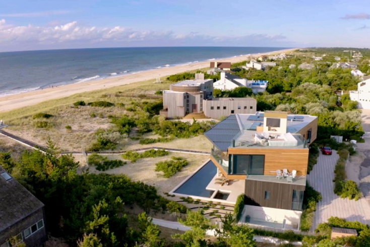 Πωλείται δίπλα στο Κύμα