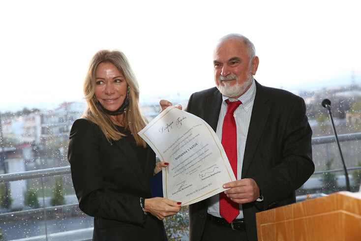 Η Μαριάννα Λάτση με τον πρόεδρο της Ελληνικής Αντικαρκινικής Εταιρείας, Ευάγγελο Φιλόπουλο