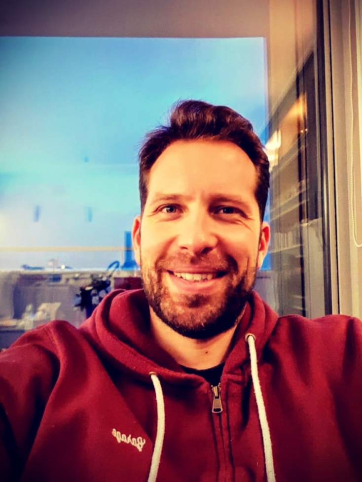 # Μένουμε Σπίτι