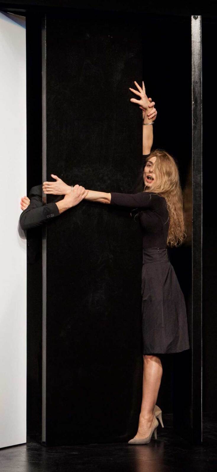 «Νόρα» με τους Σοφία Χιλλ, Τάσο Δήμα, Αντώνη Μυριαγκό, σκην. Θεόδωρος Τερζόπουλος © Κατερίνα Τζιγκοτζίδου