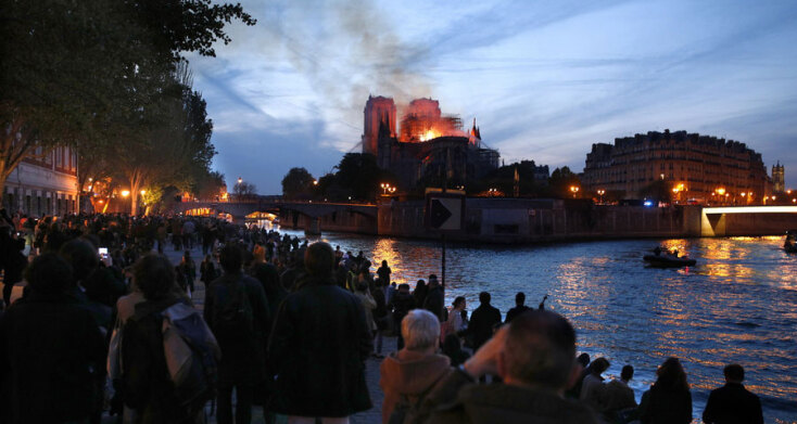 Παναγία των Παρισίων - φωτιά 