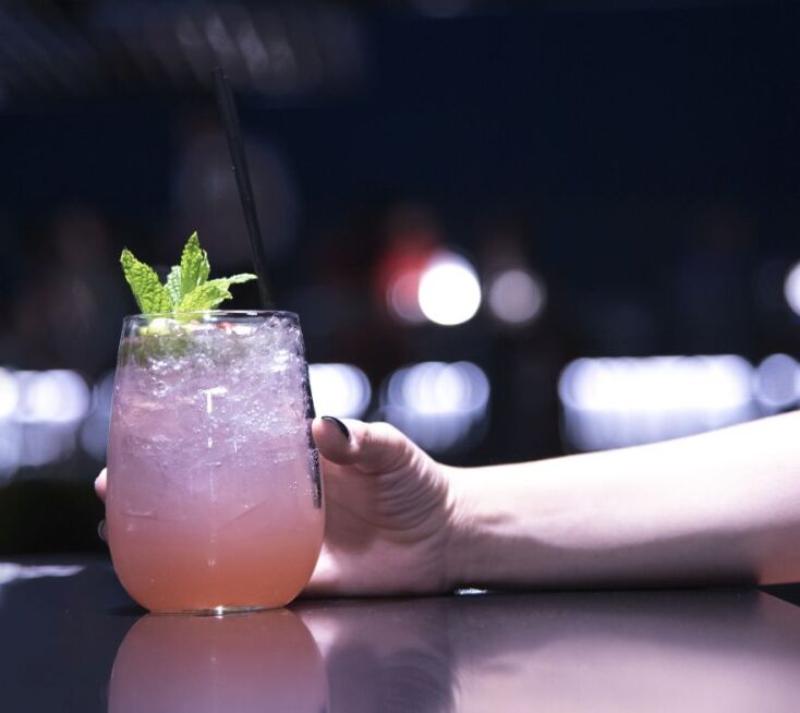 8 barmen μας δίνουν εύκολες συνταγές για cocktails