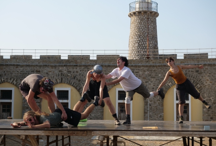 Από την παράσταση "Αναζητώντας το χαμένο χώρο" στο Φρούριο Αντιρρίου στο πλαίσιο του προγράμματος Όλη η Ελλάδα ένας πολιτισμός 2021