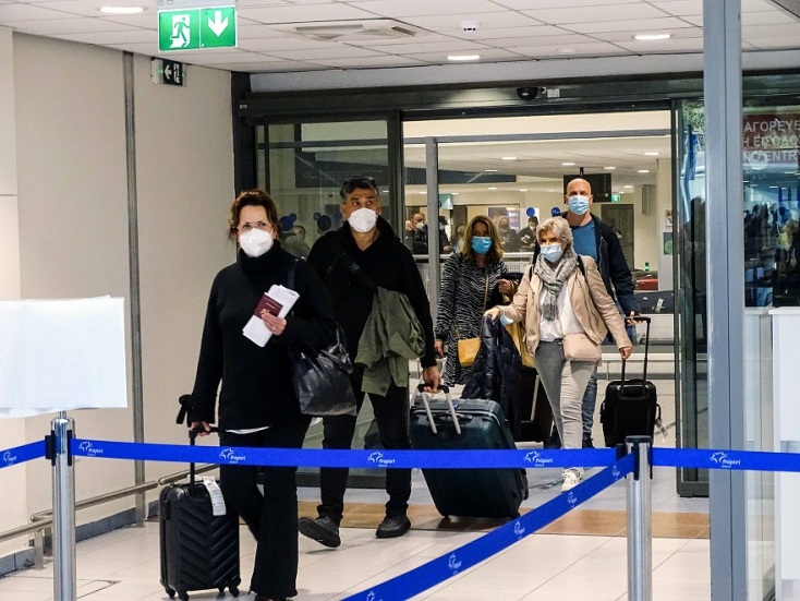 Στιγμιότυπο από την άφιξη των Ολλανδών τουριστών στη Ρόδο