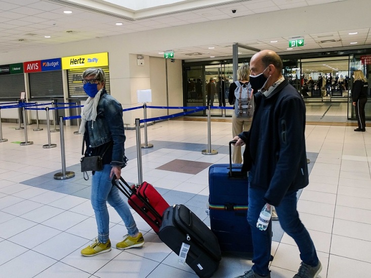 Στιγμιότυπο από την άφιξη των Ολλανδών τουριστών στη Ρόδo