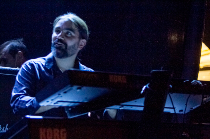 Αντώνης Βεντούρης, On Thorns I Lay